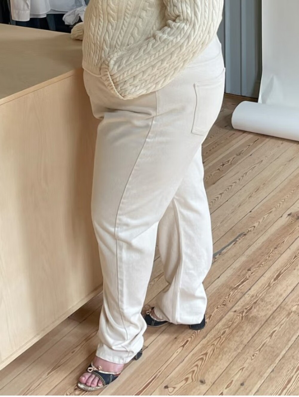 Djerf Avenue Relaxed Jeans Cream Size 35 NEW